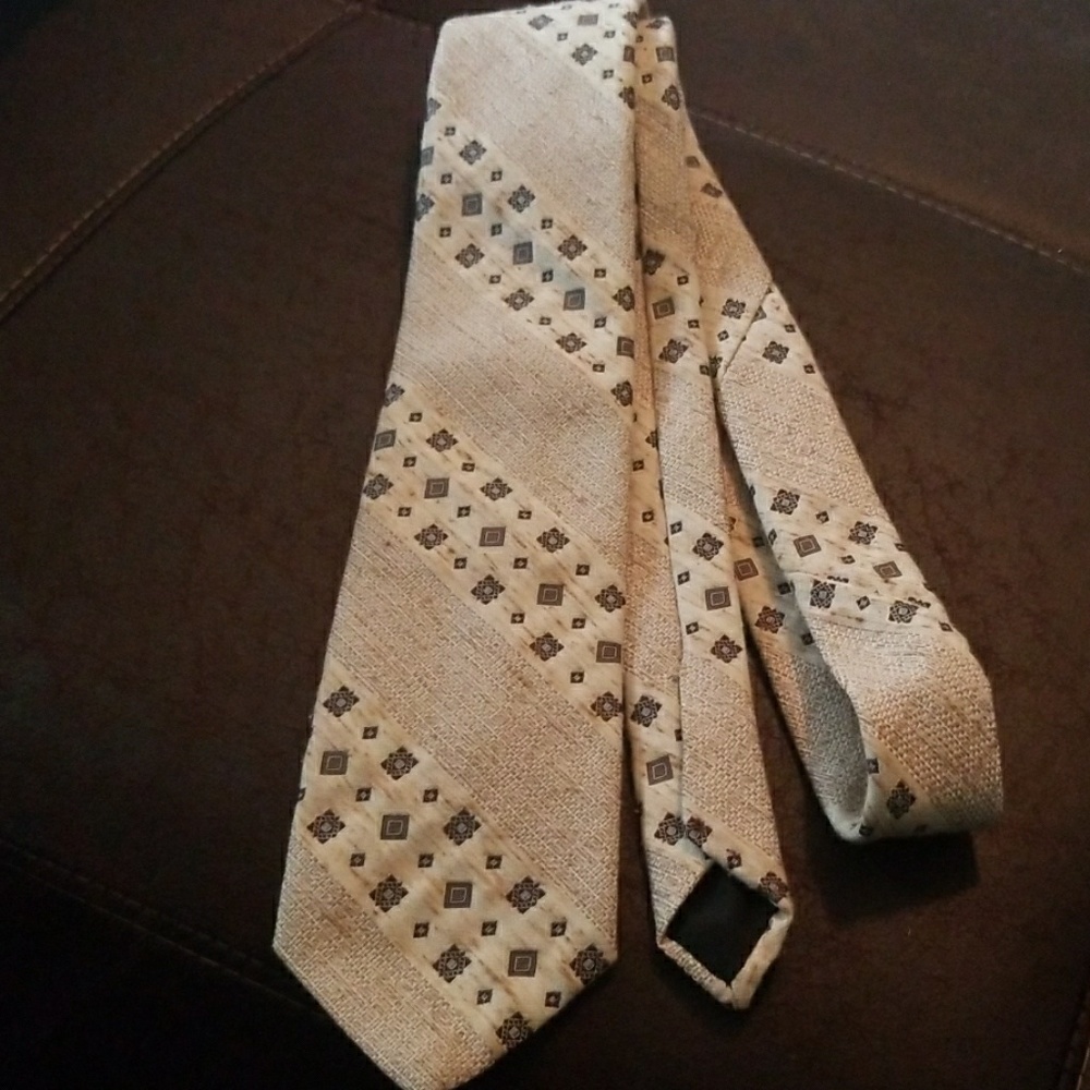 Tie👔